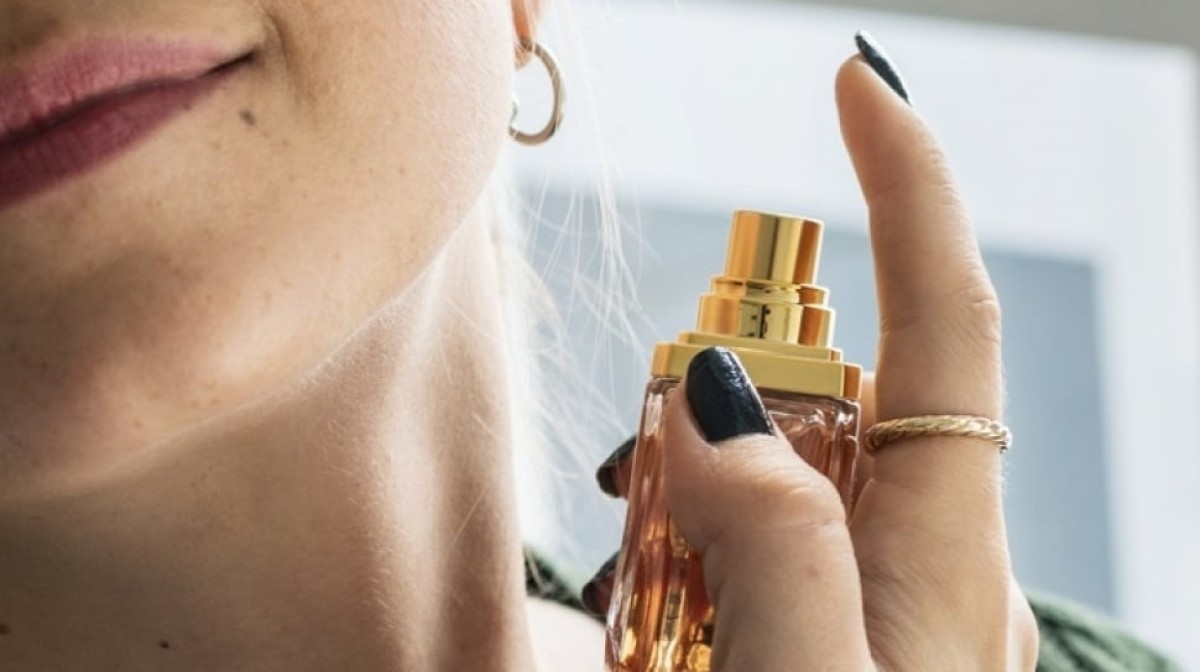 5 Aroma Parfum Wanita Terpopuler 2025: Temukan Wangi Favoritmu yang Memikat! 5 Aroma Parfum Wanita Terpopuler 2025: Temukan Wangi Favoritmu yang Memikat!