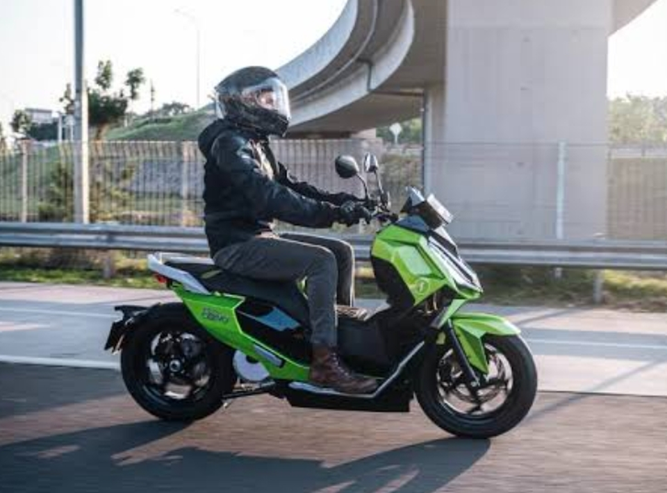 8 Motor Listrik di Indonesia dengan Mode Berkendara Lengkap, Pilihan Aktual 2025