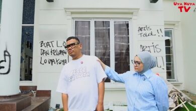 9 Potret Rumah Uya Kuya Usai Dijarah, Coretan dan Sampah Berserakan