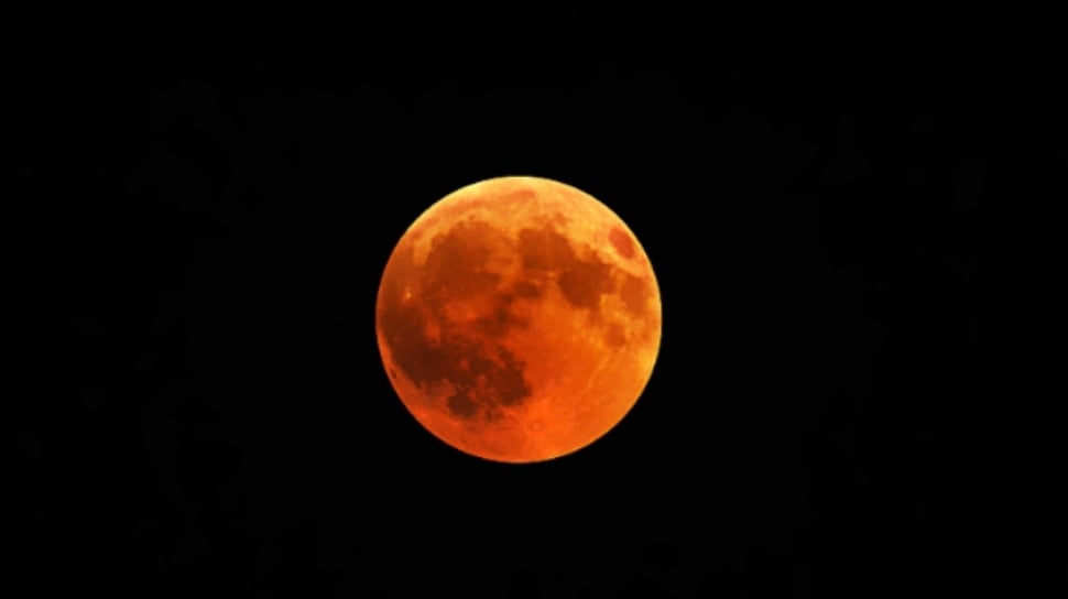 Panduan Lengkap Salat Gerhana Bulan 7 September 2025: Bacaan, Niat, & Tata Cara Lengkap