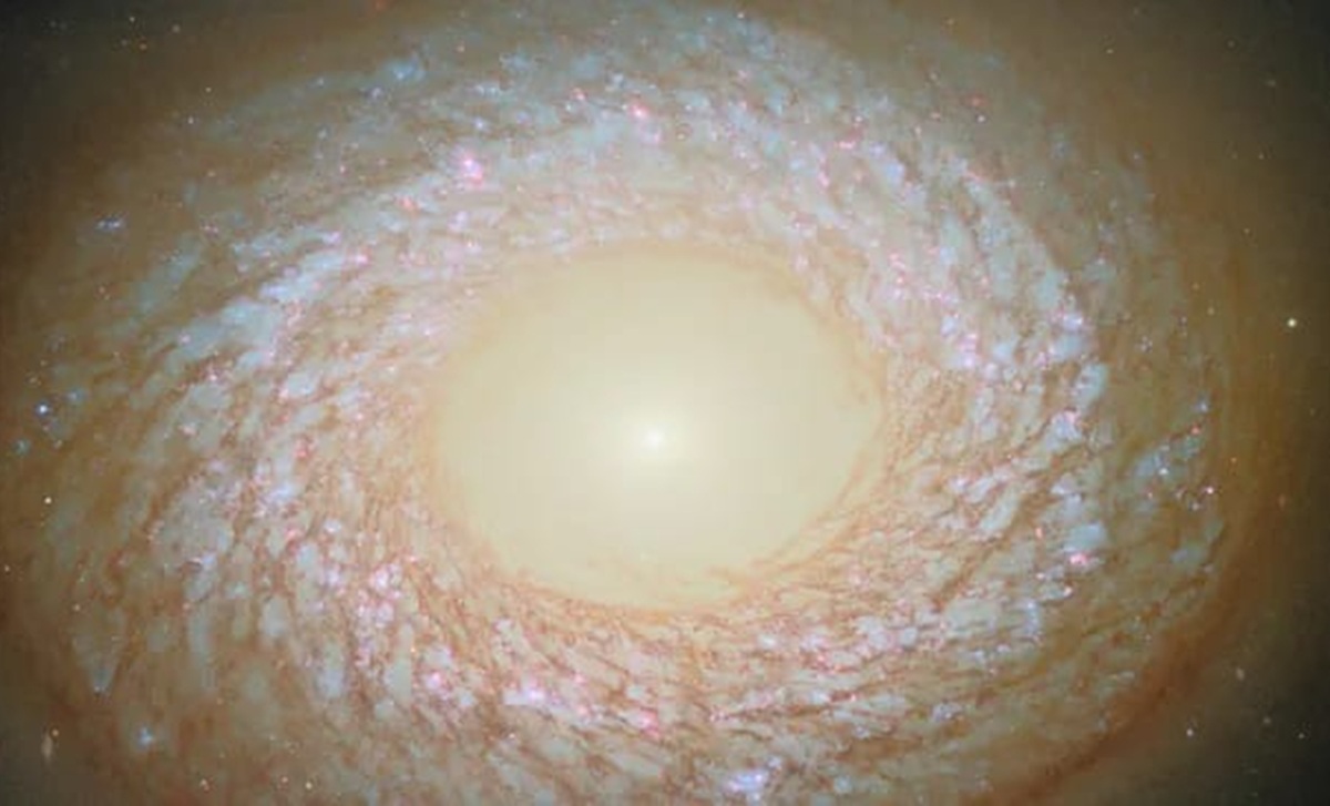 Teleskop Hubble Ungkap Detail Unik Galaksi NGC 2775, Temuan Baru