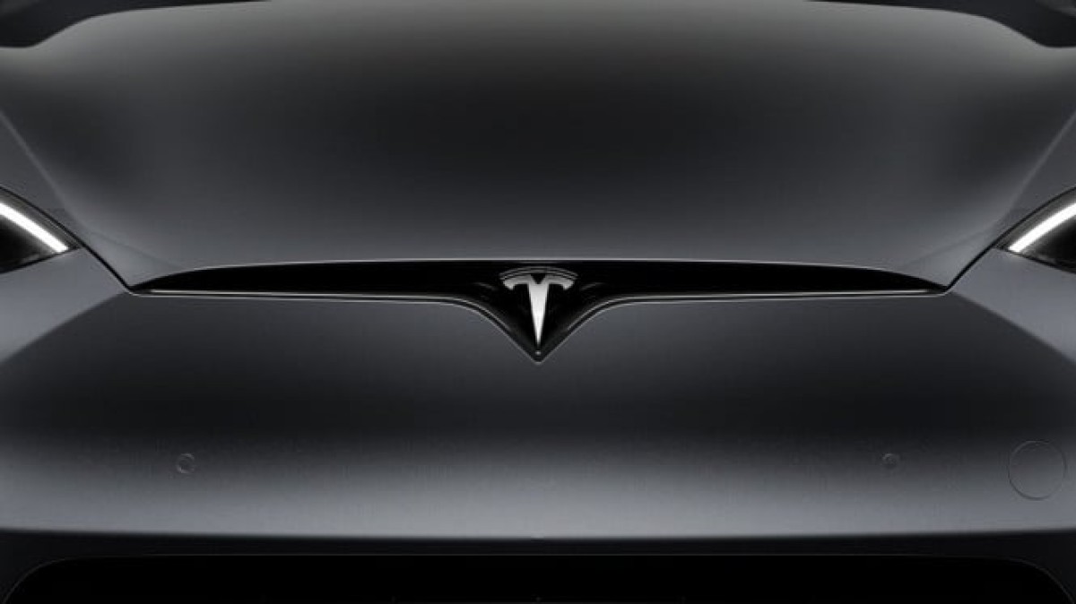 Tesla Tergerus Persaingan Ketat, Pangsa Pasar Mobil Listrik Turun Drastis 2025