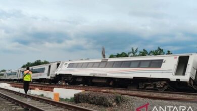 3 Fakta Kereta Purwojaya Anjlok di Bekasi, Jalur Terblokir dan KA Terdampak