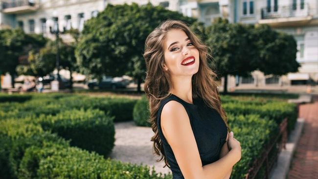 7 Ciri Perempuan Memesona yang Sering Tak Disadari, Nomor 4 Bikin Terpukau! 7 Ciri Perempuan Memesona yang Sering Tak Disadari, Nomor 4 Bikin Terpukau!