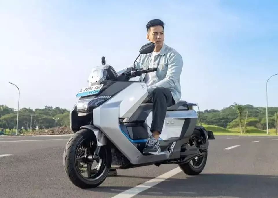 8 Motor Listrik Tahan Panas Ekstrem, Solusi Berkendara Tanpa Khawatir Cuaca Terik