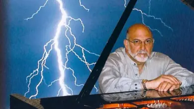 Ahli Bedah Tersambar Petir, Kini Jadi Maestro Piano Mendunia