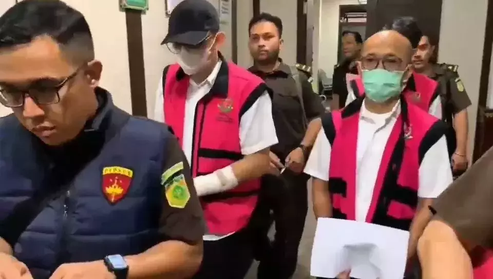 Anak Riza Chalid dan 4 Terdakwa Jalani Sidang Dakwaan Korupsi Minyak