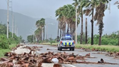 Badai Melissa Hantam Jamaika: Kota Lumpuh, Ribuan Rumah Porak-poranda