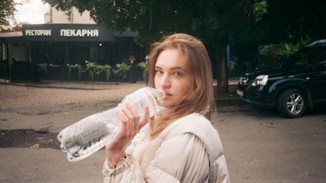 Kebiasaan Minum Air Putih yang Selama Ini Salah Besar, Waspadai Efek Negatifnya!