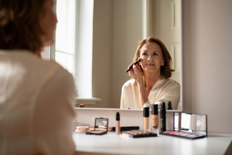 10 Foundation Cair di Bawah Rp150 Ribu untuk Samarkan Kerutan dan Garis Halus, Hasil Flawless