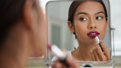 10 Rekomendasi Lipstik Matte Tahan Lama untuk Semua Warna Kulit, No Ribet Retouch!