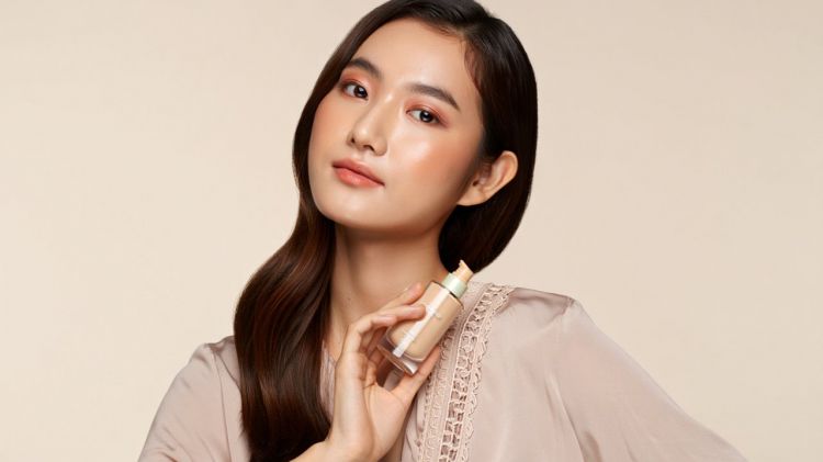 10 Rekomendasi Makeup Terbaik agar Kulit Cerah Glowing Instan, Praktis Tanpa Ribet