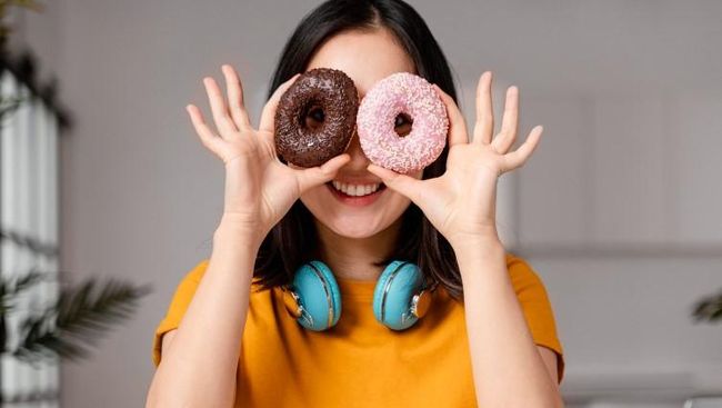 3 Ciri Kepribadian Orang yang Suka Makanan Manis, Terbukti dari Studi Psikologi