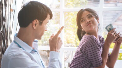 5 Cara Efektif Menolak Teman yang Ingin Pinjam Uang tanpa Merusak Hubungan