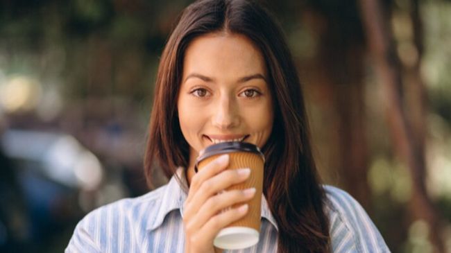 5 Cara Sehat dan Aman Minum Kopi: Panduan Praktis untuk Nikmati Kafein Tanpa Risiko 5 Cara Sehat dan Aman Minum Kopi: Panduan Praktis untuk Nikmati Kafein Tanpa Risiko