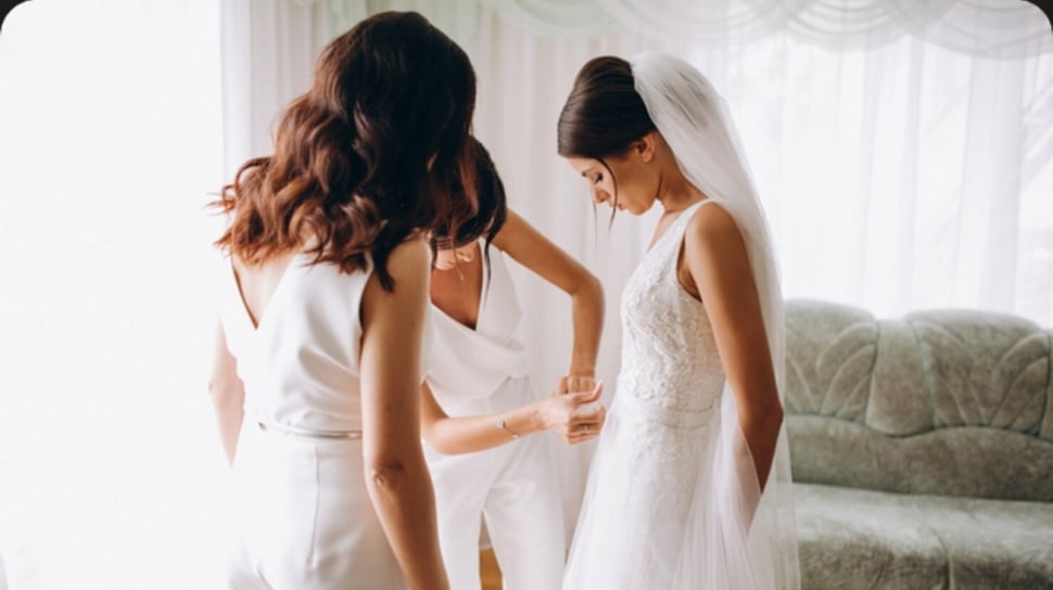 5 Rekomendasi Parfum Floral untuk Calon Pengantin: Aroma Manis, Elegan, & Romantis 5 Rekomendasi Parfum Floral untuk Calon Pengantin: Aroma Manis, Elegan, & Romantis