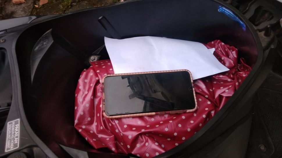 7 Barang yang Haram Dimasukkan ke Jok Motor, Hindari Risiko Fatal bagi Bikers Pemula