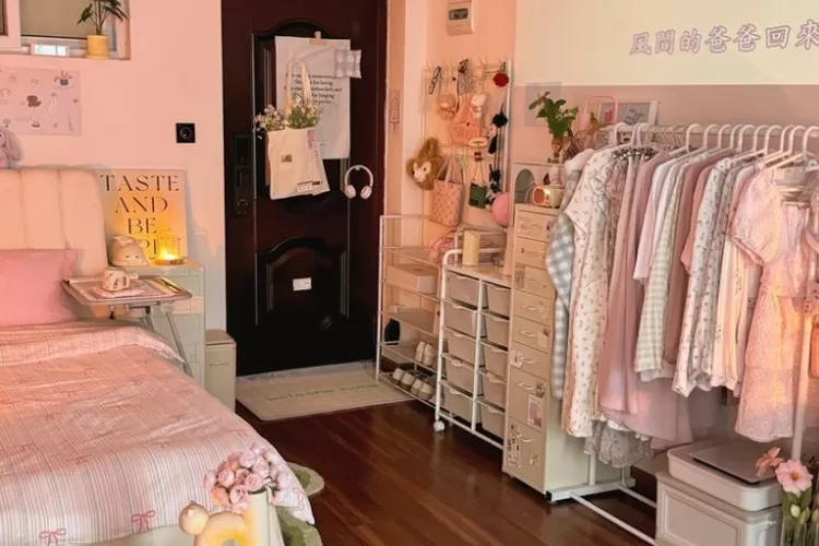 7 Ide Brilian Kamar Minimalis Estetik yang Bikin Betah Seharian, Intip Inspirasi Uniknya! 7 Ide Brilian Kamar Minimalis Estetik yang Bikin Betah Seharian, Intip Inspirasi Uniknya!