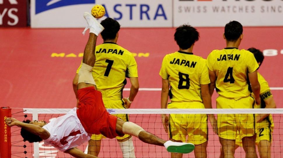 7 Olahraga Paling Unik di Dunia: Sepak Takraw, Gendong Istri, hingga Kejar Keju
