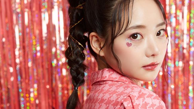 7 Rekomendasi Glitter Terbaik untuk Makeup Korean Look yang Bikin Tampilan Kamu Glowing