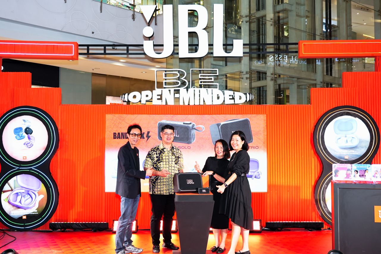 Be Open Minded: Seruan JBL untuk Lebih Terbuka dan Menikmati Musik Tanpa Batas Genre Be Open Minded: Seruan JBL untuk Lebih Terbuka dan Menikmati Musik Tanpa Batas Genre