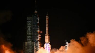 China Kirim Astronaut Termuda & 4 Tikus ke Luar Angkasa dalam Misi Shenzhou-21