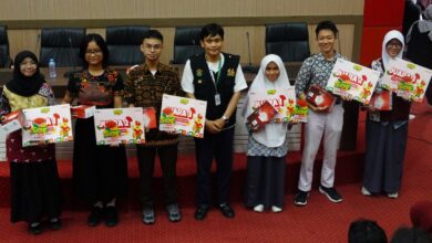 Duta UGM dan ITS Sabet Juara Side Fest Pimnas ke-38 di Unhas dengan Inovasi Terbaik