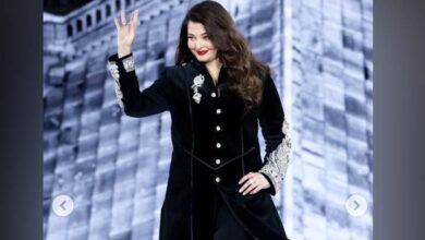 Gaya Classy Aishwarya Rai di Paris, Lipstik Merah Jadi Sorotan Fashion Dunia