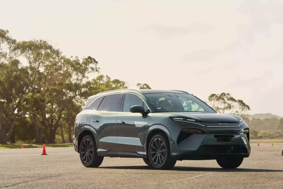 Hyundai Santa Fe Killer? Ini Keistimewaan BYD Sealion 8 yang Wajib Anda Ketahui