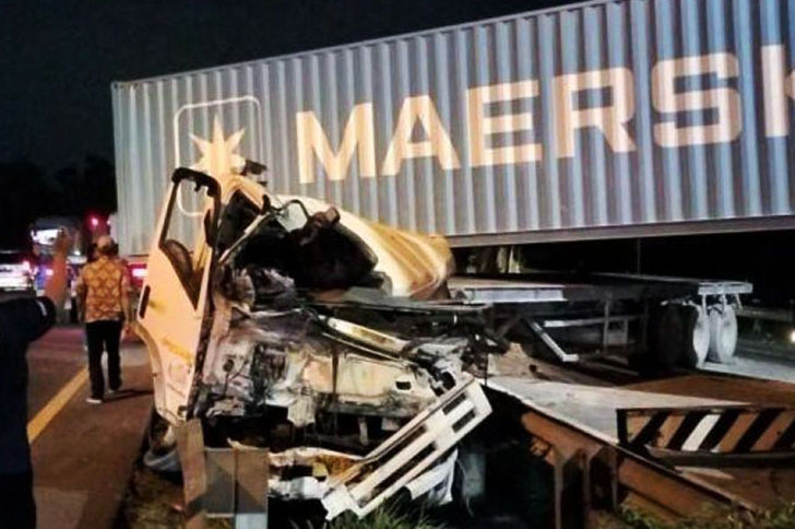 Kecelakaan Beruntun di Tol Gayamsari Semarang: Dua Orang Tewas, Lalu Lintas Macet Total