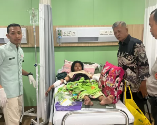 Mahasiswi Diduga Jambret HP Anak Kecil, Korban Terseret Motor 200 Meter Luka Berat