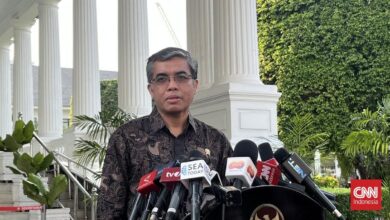 Menaker Tunda Pengumuman Kenaikan UMP, Ini Penyebab Pembatalannya yang Mengejutkan