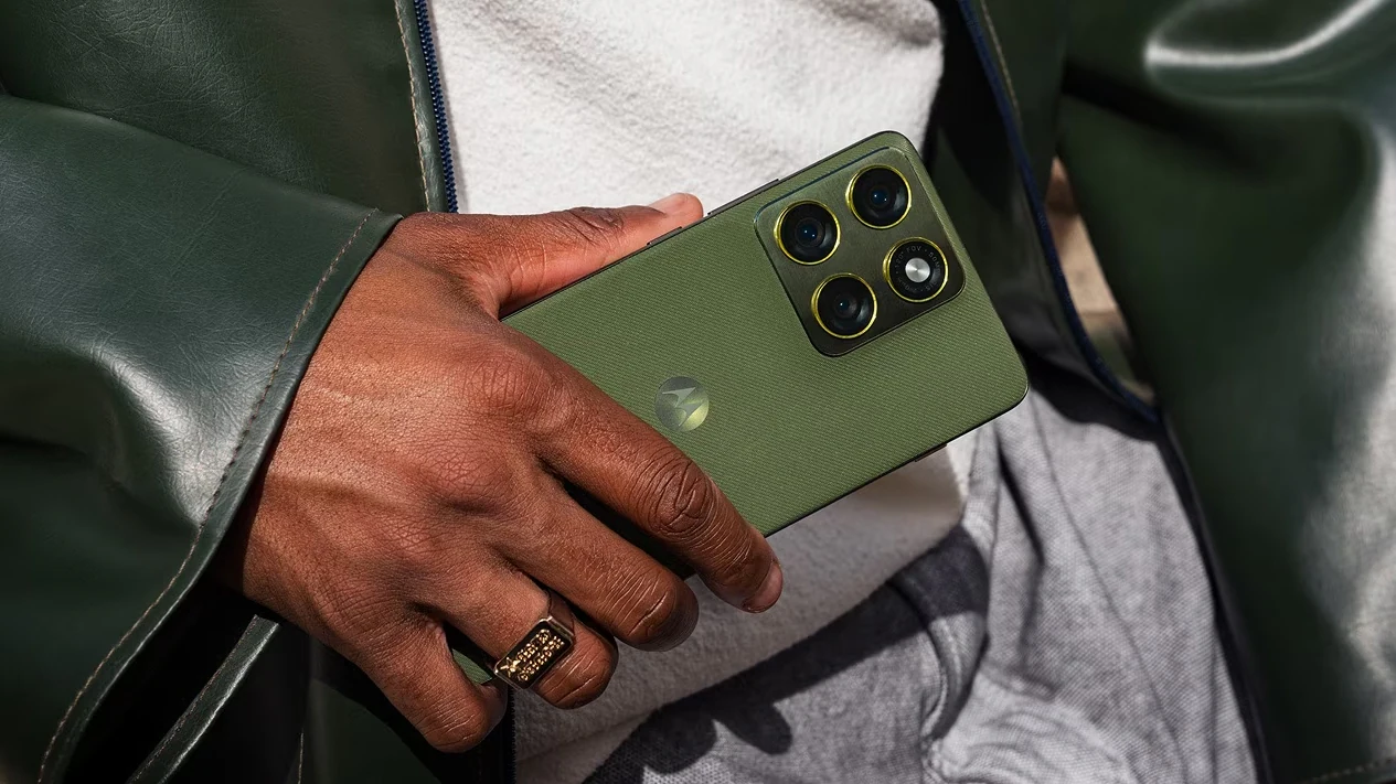 Motorola Edge 70 Resmi Meluncur dengan Snapdragon 7 Gen 4 dan Desain Tipis 5.99mm