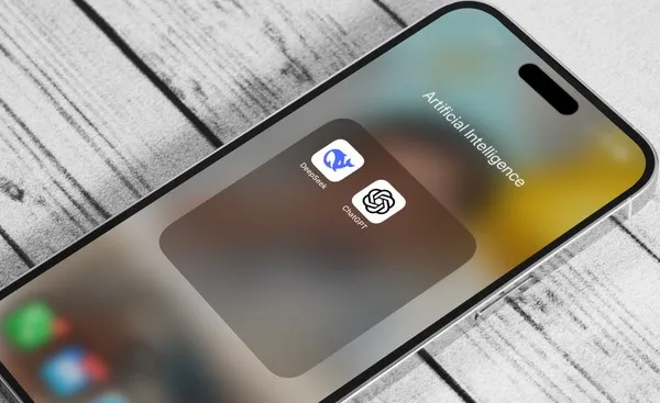 OpenAI Rilis Prototipe Perangkat AI Baru, Potensi Pengganti Smartphone Masa Depan