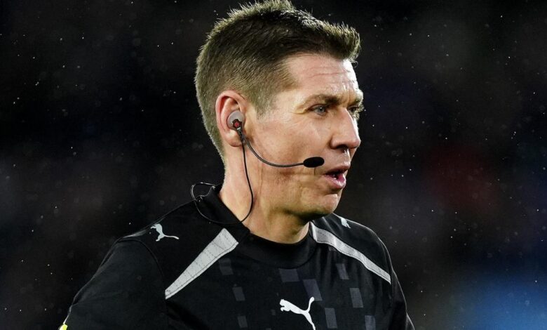 Oxford United vs Ipswich Town: Profil Wasit Matthew Donohue dan Perannya di Pertandingan