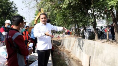 Pemkot Surabaya Maksimalkan Drainase Jelang Musim Hujan untuk Atasi Titik Rawan Banjir