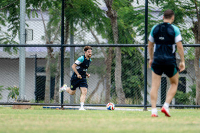 Persebaya Siap Tempur Hadapi Bhayangkara FC dalam Pertarungan Sengit Liga Indonesia