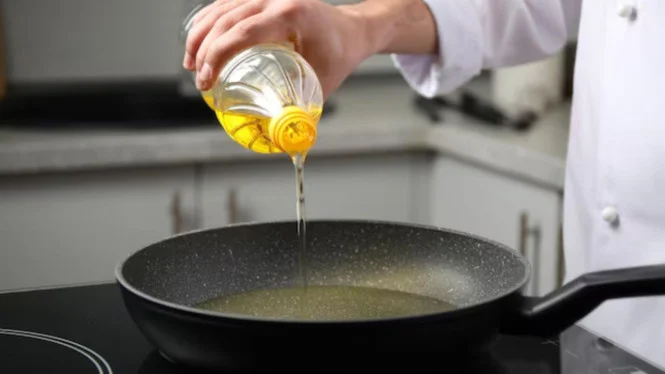 Trik Efektif Membersihkan Minyak Jelantah Agar Jernih dan Bisa Digunakan Kembali