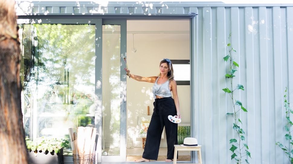 Warna Bisa Ubah Mood Rumah: Tren Baru Cat Dinding yang Sedang Jadi Sorotan 2025