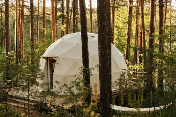 10 Destinasi Glamping Populer di Banyuwangi untuk Liburan Seru dan Nyaman