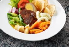 10 Tempat Makan Enak Dekat Stasiun Palur Solo yang Populer dan Wajib Dicoba Traveler