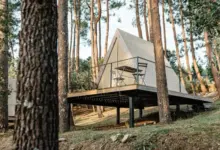 15 Pilihan Glamping Terpopuler dan Terkini di Jawa Timur untuk Liburan Seru