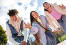 3 Ciri Orang yang Layak Jadi Sahabat Sejati dalam Suka dan Duka, Wajib Tahu!