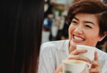 4 Cara Komunikasi Efektif yang Membuat Anda Disukai Orang Lain Menurut Ahli