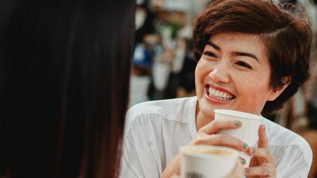 4 Cara Komunikasi Efektif yang Membuat Anda Disukai Orang Lain Menurut Ahli