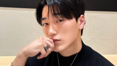 4 Ide Gaya Monokrom Simpel dan Stylish untuk Penampilan Sehari-hari ala San ATEEZ
