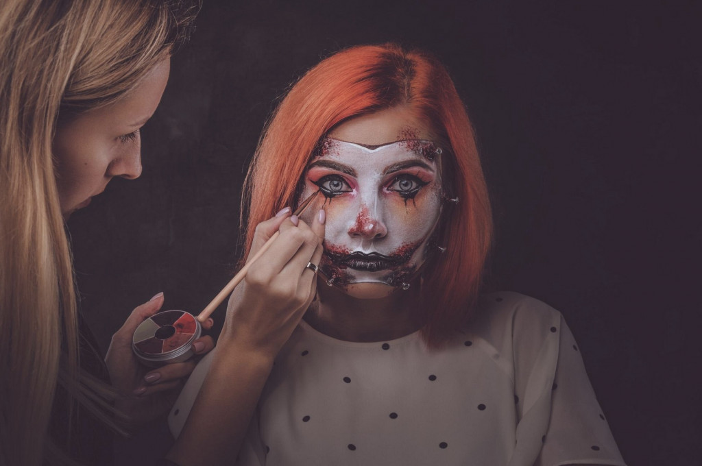 4 Rekomendasi Make Up Pilihan untuk Tampil Maksimal di Acara Halloween