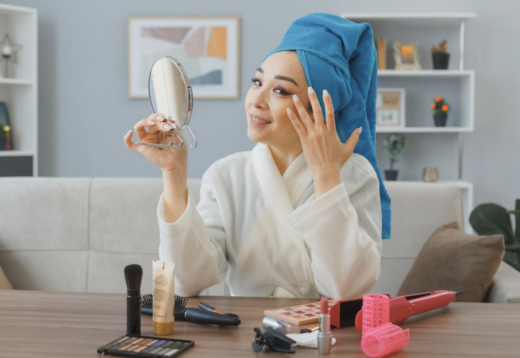 4 Rekomendasi Sunscreen yang Multifungsi sebagai Base Make Up, Harga Mulai Rp20 Ribuan