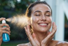 5 Pilihan Sunscreen Spray Anti Ribet untuk Touch Up, Tetap Makeup On Sepanjang Hari!