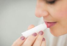 5 Rekomendasi Lip Balm Anti Bibir Pecah-Pecah Terbaik untuk Menghadapi Musim Hujan